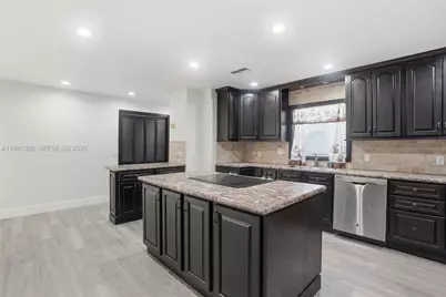 210 E Sugarland Cir, Clewiston, FL 33440 - Photo 21