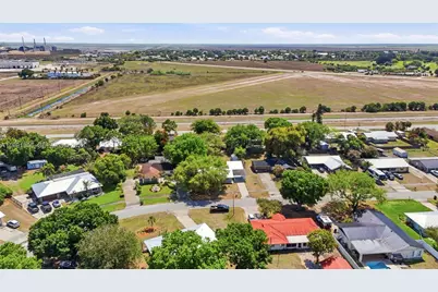 210 E Sugarland Cir, Clewiston, FL 33440 - Photo 7