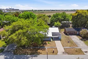 210 E Sugarland Cir, Clewiston, FL 33440 - Photo 5