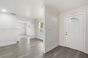 210 E Sugarland Cir, Clewiston, FL 33440 - Photo 9