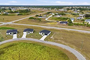 9027 Bamboo Cir, Labelle, FL 33935 - Photo 5