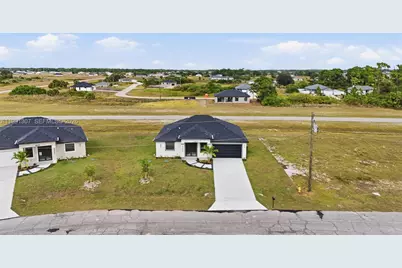 9027 Bamboo Cir, Labelle, FL 33935 - Photo 3