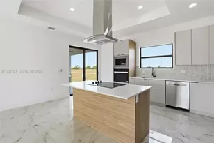 9027 Bamboo Cir, Labelle, FL 33935 - Photo 13