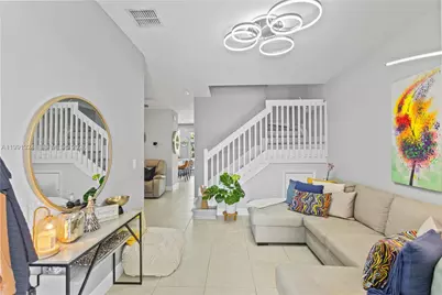 4910 NW 48th Ter, Tamarac, FL 33319 - Photo 5