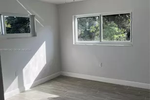 1386 NW 38th St, Miami, FL 33142 - Photo 5