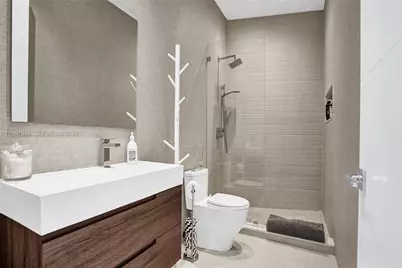 2120 NE 197th Ter, Miami, FL 33179 - Photo 23