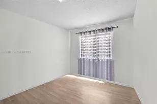 7439 W 22nd Ave, Hialeah, FL 33016 - Photo 11