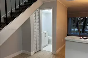 210 NW 87th Ave, Miami, FL 33172 - Photo 9