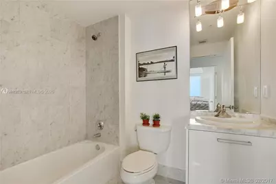 253 NE 2nd St #2209, Miami, FL 33132 - Photo 13