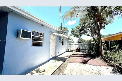1352 NW 112th Ter, Miami, FL 33167 - Photo 25