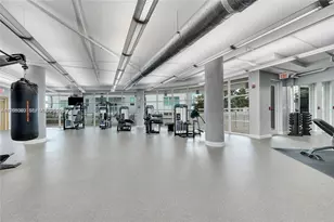 253 NE 2nd St, Miami, FL 33132 - Photo 15