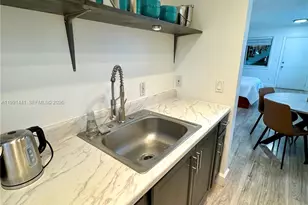 740 11th St, Miami Beach, FL 33139 - Photo 13