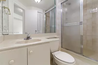 905 Brickell Bay Dr #531, Miami, FL 33131 - Photo 23