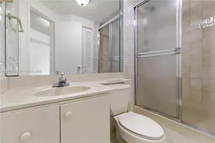 905 Brickell Bay Dr, Miami, FL 33131 - Photo 23