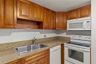 905 Brickell Bay Dr, Miami, FL 33131 - Photo 21