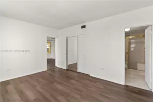905 Brickell Bay Dr, Miami, FL 33131 - Photo 15