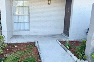 804 SW 73rd Ave, North Lauderdale, FL 33068 - Photo 7