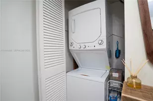 7483 SW 82nd St, Miami, FL 33143 - Photo 13