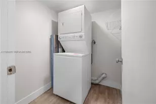 8830 SW 123rd Ct, Miami, FL 33186 - Photo 9