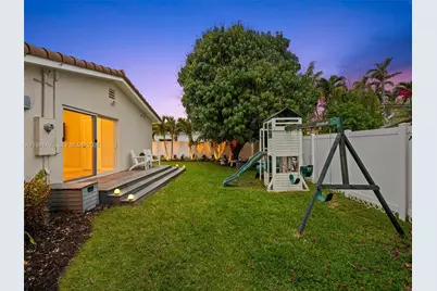 1203 Lincoln St, Hollywood, FL 33019 - Photo 37