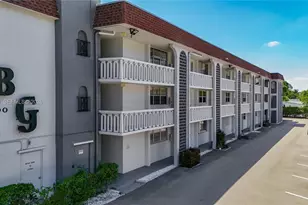 400 SE 10th St, Deerfield Beach, FL 33441 - Photo 1