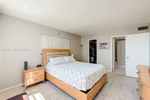 400 SE 10th St, Deerfield Beach, FL 33441 - Photo 11