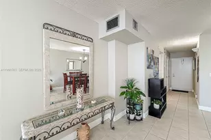 400 SE 10th St, Deerfield Beach, FL 33441 - Photo 5