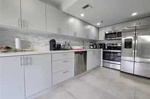 17890 W Dixie Hwy, North Miami Beach, FL 33160 - Photo 25