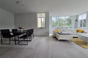 17890 W Dixie Hwy, North Miami Beach, FL 33160 - Photo 11