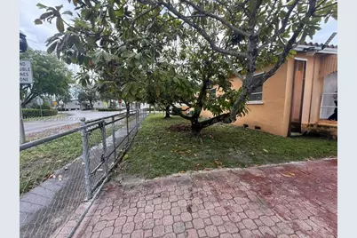 4470 W 1st Ave, Hialeah, FL 33012 - Photo 19