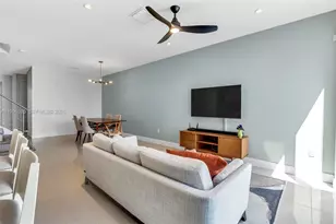 10502 NW 66th St, Doral, FL 33178 - Photo 7