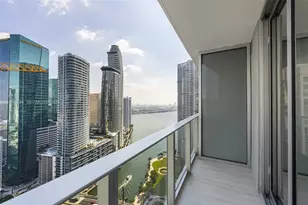 77 SE 5th St, Miami, FL 33131 - Photo 11