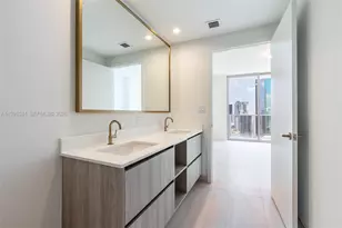 77 SE 5th St, Miami, FL 33131 - Photo 61