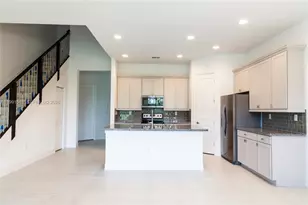 11340 SW 16th St, Pembroke Pines, FL 33025 - Photo 5