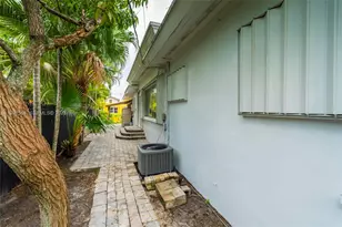2300 SW 24th St, Miami, FL 33145 - Photo 23