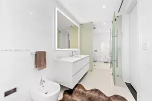 300 Biscayne Blvd Way, Miami, FL 33131 - Photo 21