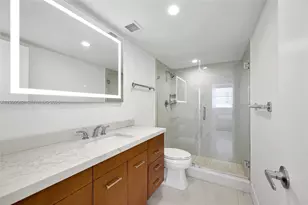 1420 Brickell Bay Dr, Miami, FL 33131 - Photo 33
