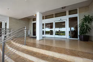 1420 Brickell Bay Dr, Miami, FL 33131 - Photo 35