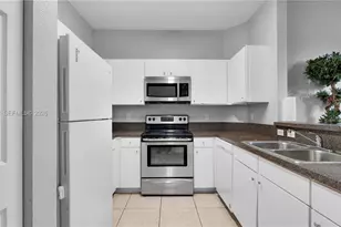 13103 SW 42nd St, Miramar, FL 33027 - Photo 9