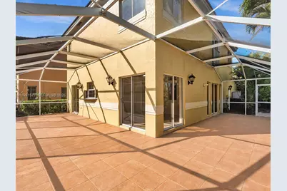 11407 Lakeview Dr, Coral Springs, FL 33071 - Photo 27