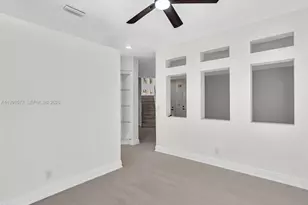 11407 Lakeview Dr, Coral Springs, FL 33071 - Photo 39