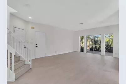 11407 Lakeview Dr, Coral Springs, FL 33071 - Photo 31