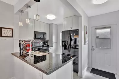 4705 NW 35th St #501, Lauderdale Lakes, FL 33319 - Photo 11