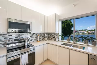 10700 NW 66th St #207, Doral, FL 33178 - Photo 21