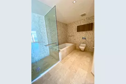 88 SW 7th St #1404, Miami, FL 33130 - Photo 7