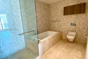 88 SW 7th St, Miami, FL 33130 - Photo 7