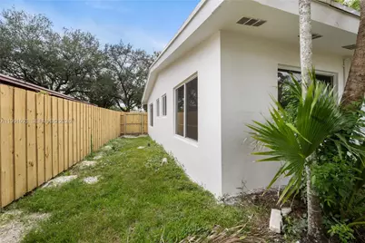 5727 Harrison St, Hollywood, FL 33023 - Photo 21