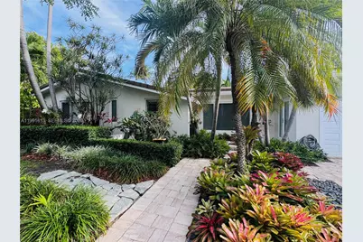 204 Westwood Dr, Key Biscayne, FL 33149 - Photo 1