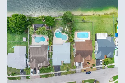 15092 SW 13th Pl, Sunrise, FL 33326 - Photo 9