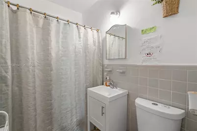 1440 NE 183rd St, North Miami Beach, FL 33179 - Photo 17